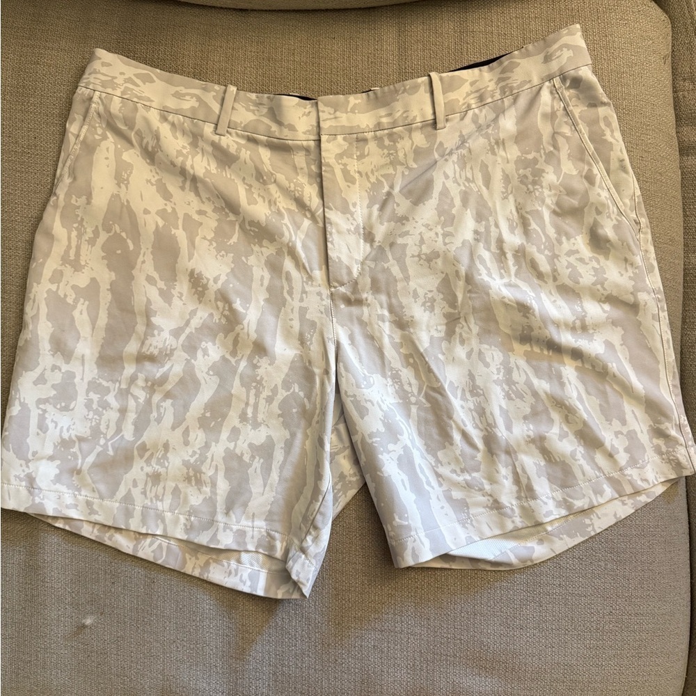 Nike White & Gray Camo Golf Shorts
